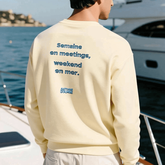 "SEMAINE EN MEETINGS, WEEKEND EN MER" Embroidered Crewneck - Antoine D'Amie
